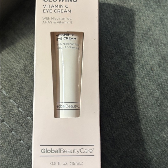 Glowing Vitamin C Eye Cream - White - Picture 2 of 3